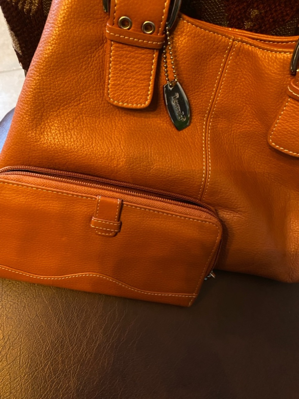 NEW set Tignanello  Brown Italian Leather Shoulder/Tote and matching wallet set. - Picture 4 of 13